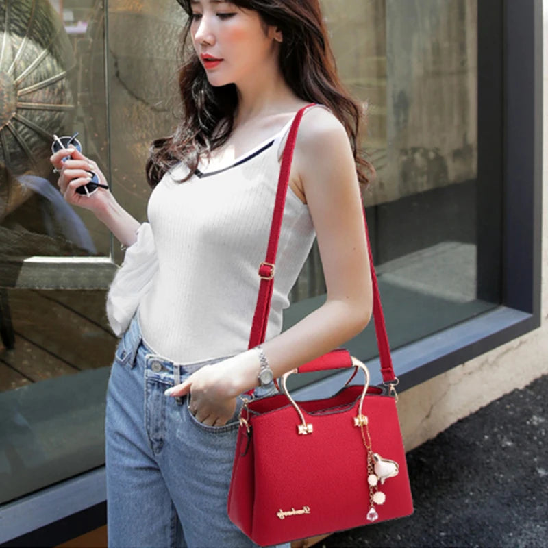 Bolsa Danbaoly de luxo para mulheres. Couro plutônio, pingente crossbody. Opção de manuseio a mão ou ombro
