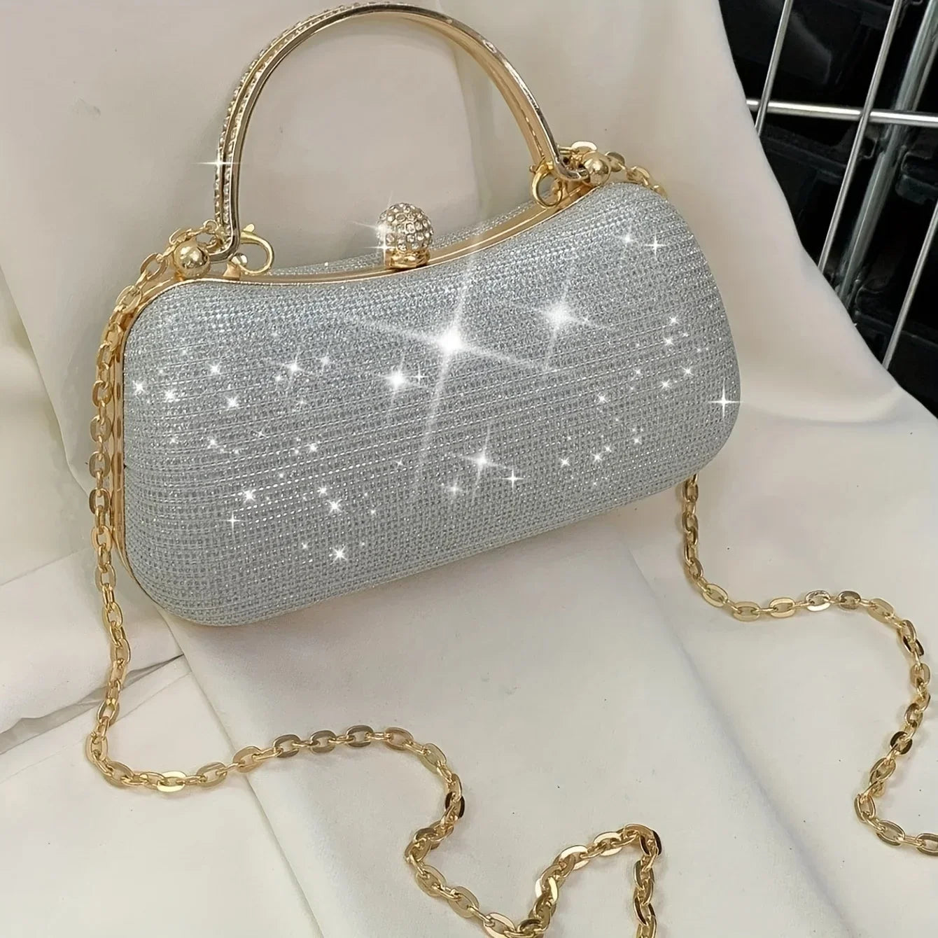 Mini bolsa brilhante de luxo de corrente com strass e glitter. Perfeita para festas, casamentos, bailes de formatura e jantares.