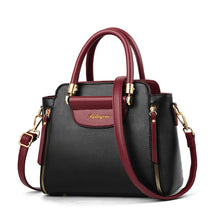 Bolsa feminina 2025, nova moda feminina em diversas cores. Possui praticidade. Pode ser usada no ombro e nas mãos.