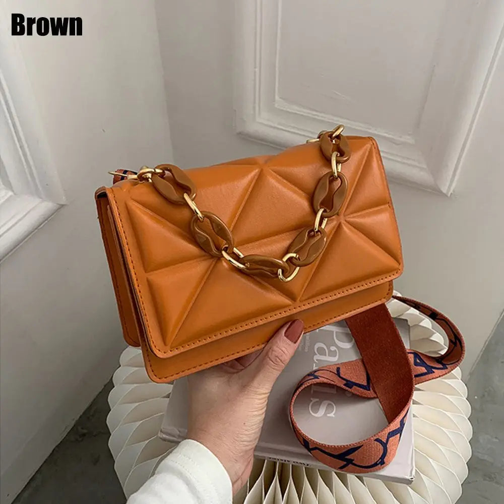 Bolsa de ombro feminina moda casual. Bolsas de couro plutônio diversas cores para qualquer tipo de ocasião.
