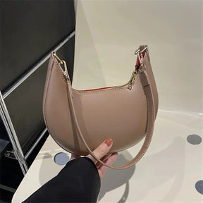 Nova bolsa de ombro elegante em forma de lua de alta qualidade.