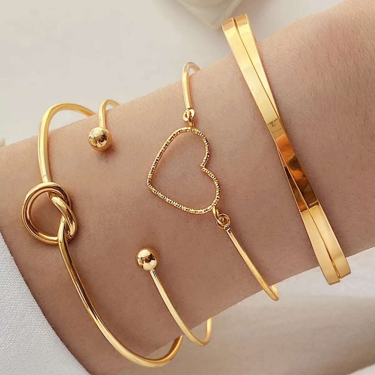 Pulseiras de aço inoxidável 4 peças cor dourada para mulheres