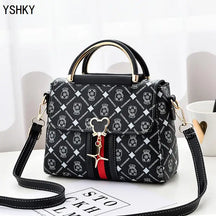 Novas bolsas da moda lançamento 2025. Bolsa de mão e ombro feminina.