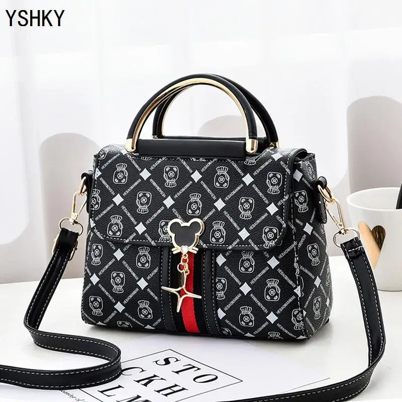 Novas bolsas da moda lançamento 2025. Bolsa de mão e ombro feminina.