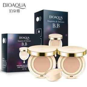 Bioaqua Base corretiva com esponja. Hidrata e clareia a pele. Cosmético de cobertura perfeita