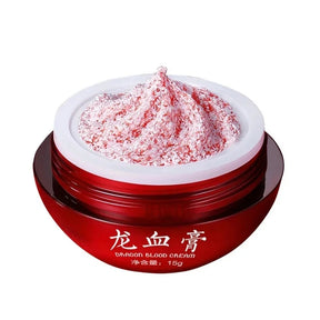 Creme facial coreano sangue de dragão, possui retinol, essência e brilho. Ótimo hidratante e fixa bem na pele.
