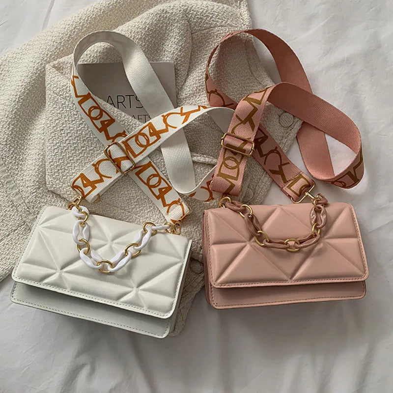 Bolsa de ombro feminina moda casual. Bolsas de couro plutônio diversas cores para qualquer tipo de ocasião.