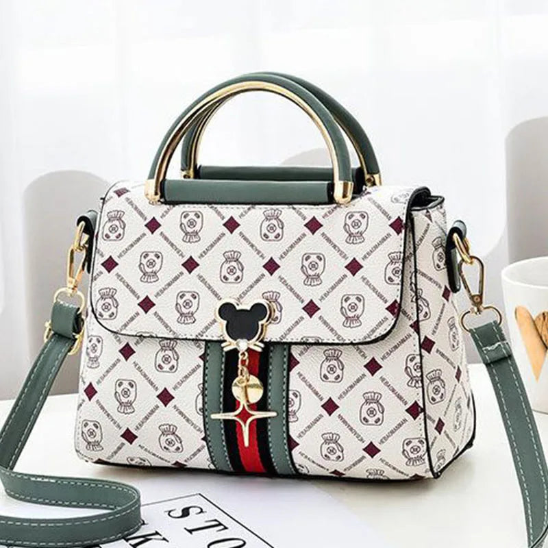 Novas bolsas da moda lançamento 2025. Bolsa de mão e ombro feminina.